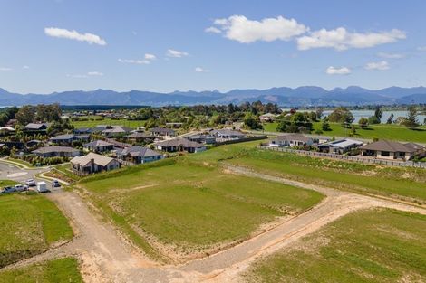 Photo of property in 2 Les Wakefield Road, Mapua, 7005