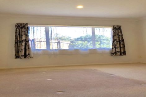 Photo of property in 4 Chapletown Drive, East Tamaki, Auckland, 2016