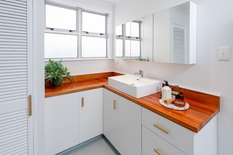 Photo of property in 150 Owhiro Bay Parade, Owhiro Bay, Wellington, 6023