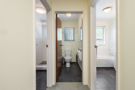 Photo of property in 18 Clifton Terrace, Fitzherbert, Palmerston North, 4410