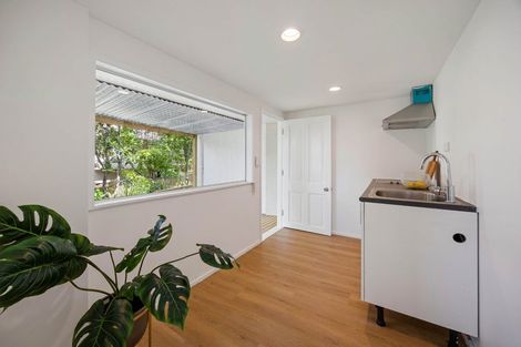 Photo of property in 13 Seymour Road, Mellons Bay, Auckland, 2014
