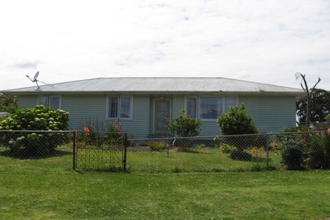 Photo of property in 23 Tarata Crescent, Mangere Bridge, Auckland, 2022