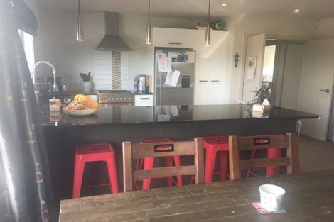 Photo of property in 4 Kaweka Close, Aotea, Porirua, 5024