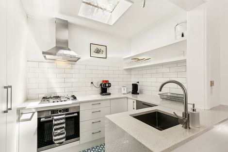 Photo of property in 210 Sydney Street West, Thorndon, Wellington, 6011