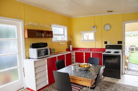 Photo of property in 23 Point Road, Mokau, 4376