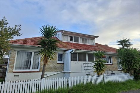 Photo of property in 35 Archibald Road, Kelston, Auckland, 0602