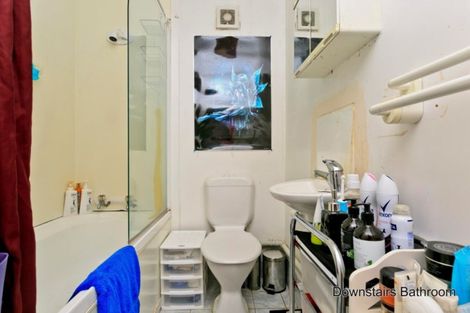 Photo of property in 88 Ayton Drive, Totara Vale, Auckland, 0629