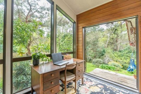 Photo of property in 27 Woolwich Close, Whitby, Porirua, 5024