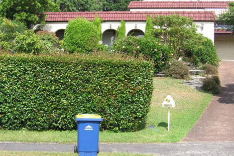 Photo of property in 13 Robin Lane, Browns Bay, Auckland, 0630