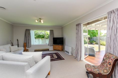 Photo of property in 18 Veale Road, Frankleigh Park, New Plymouth, 4310