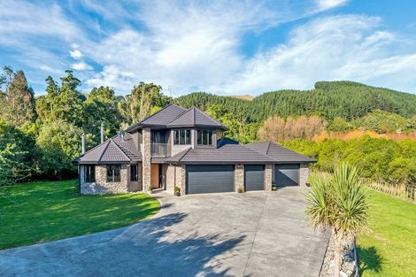Photo of property in 402 Turitea Road, Turitea, Palmerston North, 4472