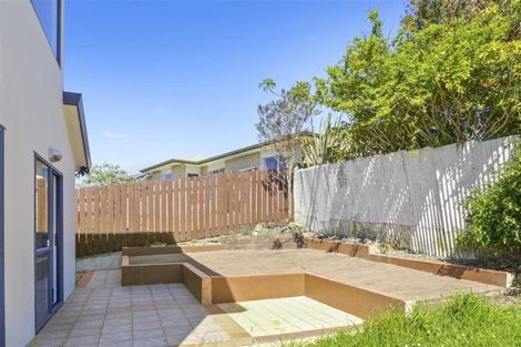 Photo of property in 86a Rosewarne Crescent, Glendene, Auckland, 0602