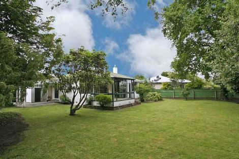 Photo of property in 120 Pahiatua Street, Hokowhitu, Palmerston North, 4410