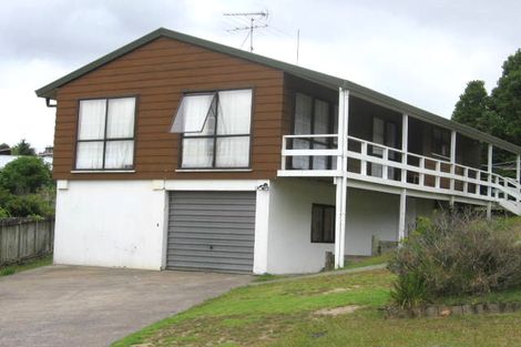 Photo of property in 18 Thalia Place, Totara Vale, Auckland, 0629