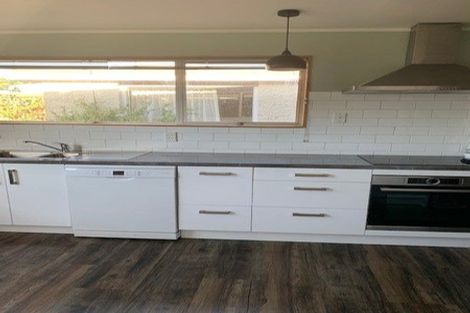 Photo of property in 9 Bermuda Grove, Paraparaumu Beach, Paraparaumu, 5032