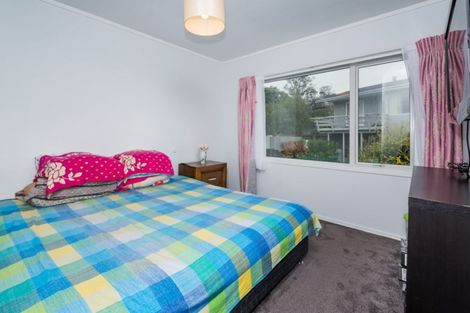 Photo of property in 71 Ravenwood Drive, Forrest Hill, Auckland, 0620
