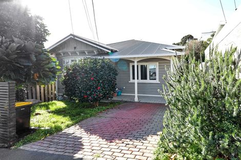Photo of property in 20 Mersey Street, Island Bay, Wellington, 6023