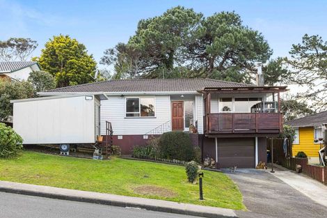 Photo of property in 46 Easton Park Parade, Glenfield, Auckland, 0629