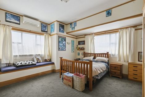 Photo of property in 80 Apu Crescent, Lyall Bay, Wellington, 6022