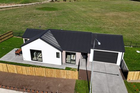 Photo of property in 100 Waipunahau Road, Waikanae, 5036