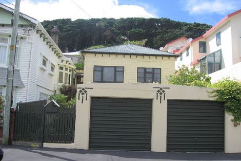 Photo of property in 105 Austin Street, Mount Victoria, Wellington, 6011