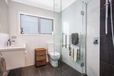 Photo of property in 13 Canary Way, Whitby, Porirua, 5024