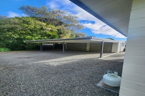 Photo of property in 64 Chatsworth Road, Silverstream, Upper Hutt, 5019