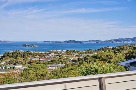 Photo of property in 14 Laburnum Grove, Maungaraki, Lower Hutt, 5010