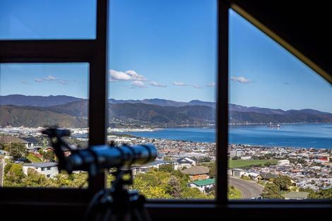 Photo of property in 1 Maple Grove, Maungaraki, Lower Hutt, 5010