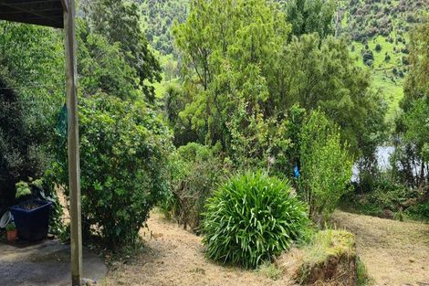 Photo of property in 60 Lukes Road, Little Akaloa, 7583