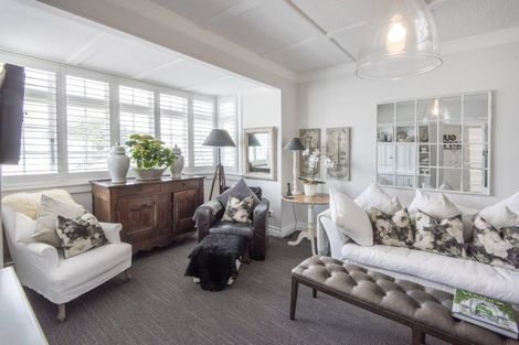 Photo of property in 10 Queens Parade, Devonport, Auckland, 0624