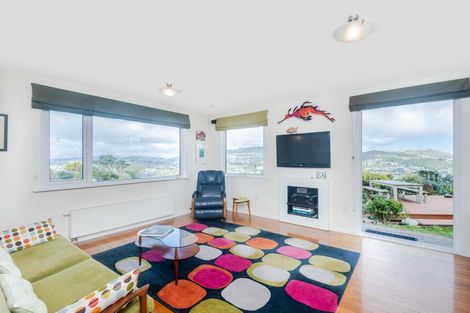 Photo of property in 9 Ruskin Road, Newlands, Wellington, 6037