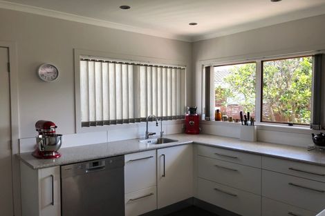 Photo of property in 3/3 Argyle Terrace, Milford, Auckland, 0620
