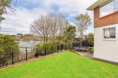 Photo of property in 41 Woodstock Road, Forrest Hill, Auckland, 0620