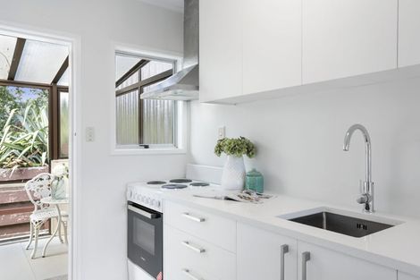 Photo of property in 3/11a Bayside Avenue, Te Atatu Peninsula, Auckland, 0610