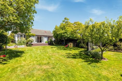 Photo of property in 12 Aldersley Street, Richmond, Christchurch, 8013