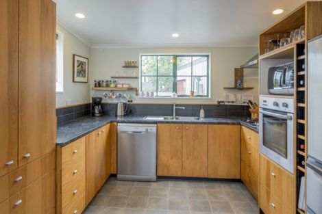 Photo of property in 18 Campion Road, Waikanae Beach, Waikanae, 5036