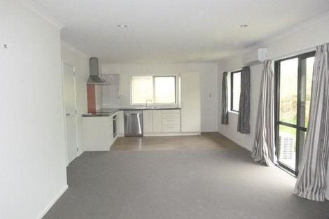 Photo of property in 94 Sunstone Crescent, Timberlea, Upper Hutt, 5018