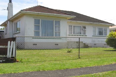 Photo of property in 43 Miller Road, Mangere Bridge, Auckland, 2022