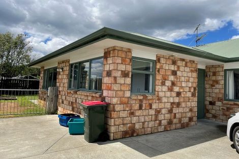 Photo of property in 10 Trillick Place, Tuakau, 2121