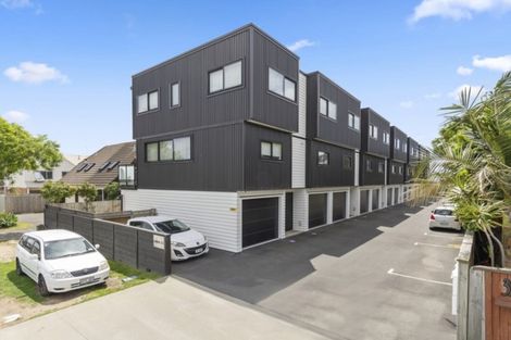 Photo of property in 2/33 Miro Street, Mount Maunganui, 3116