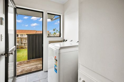 Photo of property in 12 Kentucky Crescent, Nawton, Hamilton, 3200