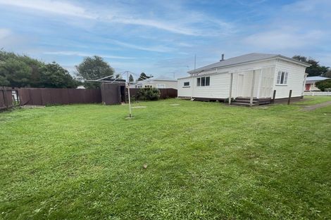 Photo of property in 15 Cole Street, Dannevirke, 4930