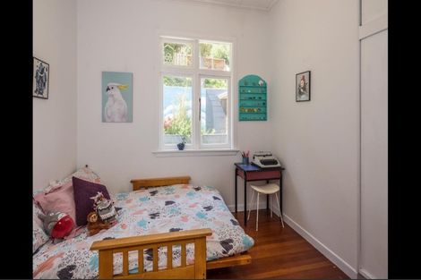 Photo of property in 175 Houghton Bay Road, Houghton Bay, Wellington, 6023