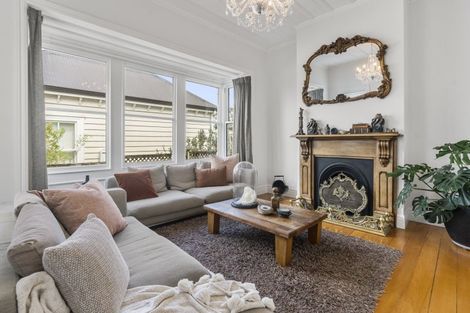 Photo of property in 11 Ewen Alison Avenue, Devonport, Auckland, 0624