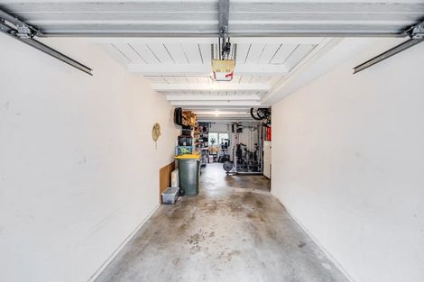 Photo of property in The Haven, 9/120 Beach Haven Road, Beach Haven, Auckland, 0626
