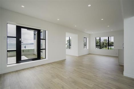 Photo of property in 8/349 Tamaki Drive, Saint Heliers, Auckland, 1071