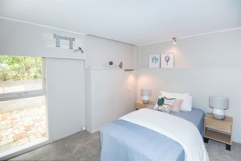 Photo of property in 2 Park Hill Road, Birkenhead, Auckland, 0626