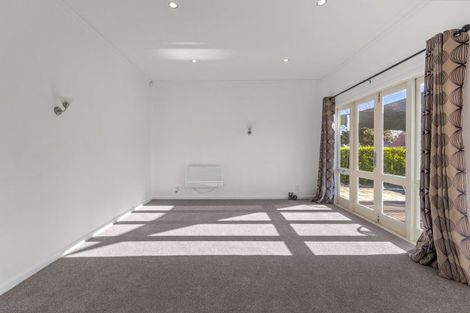 Photo of property in 73 Maeroa Road, Maeroa, Hamilton, 3200