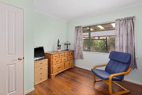 Photo of property in 10 Malbec Way, Greenmeadows, Napier, 4112